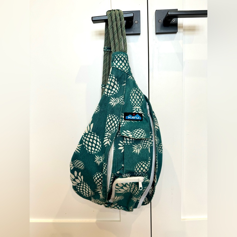 Kavu Rope Sling Pack - Teal with pineapples